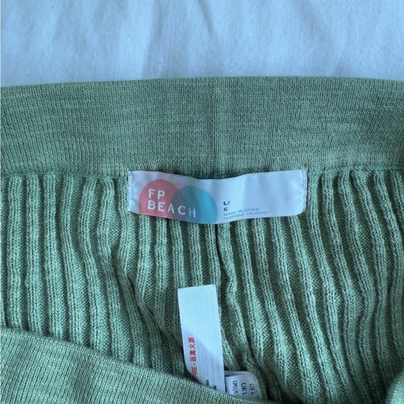 Green Ribbed Knit Women's Shorts - Picture 4 of 4